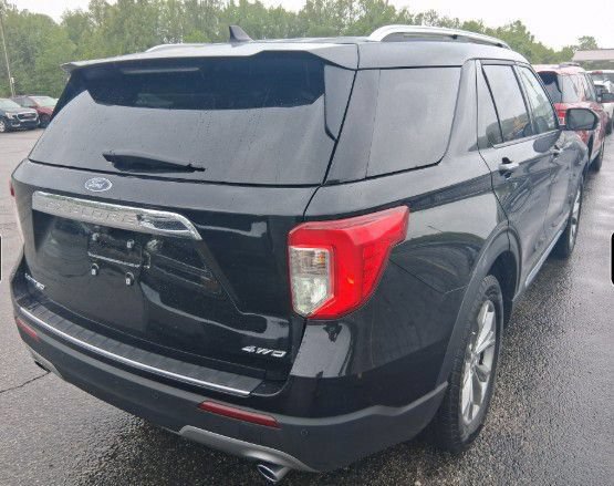 Used 2022 Ford Explorer Limited w/ Equipment Group 301A AWD/4WD image 3