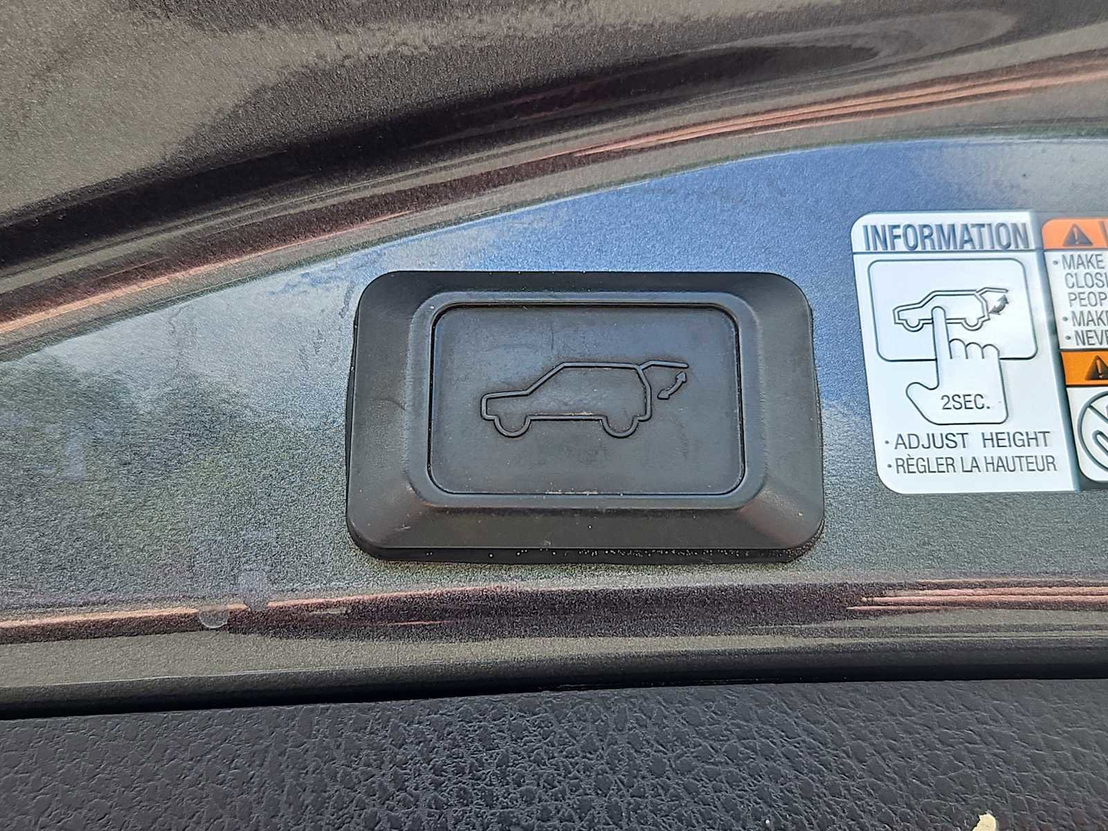 Used 2016 Toyota RAV4 XLE AWD/4WD image 18