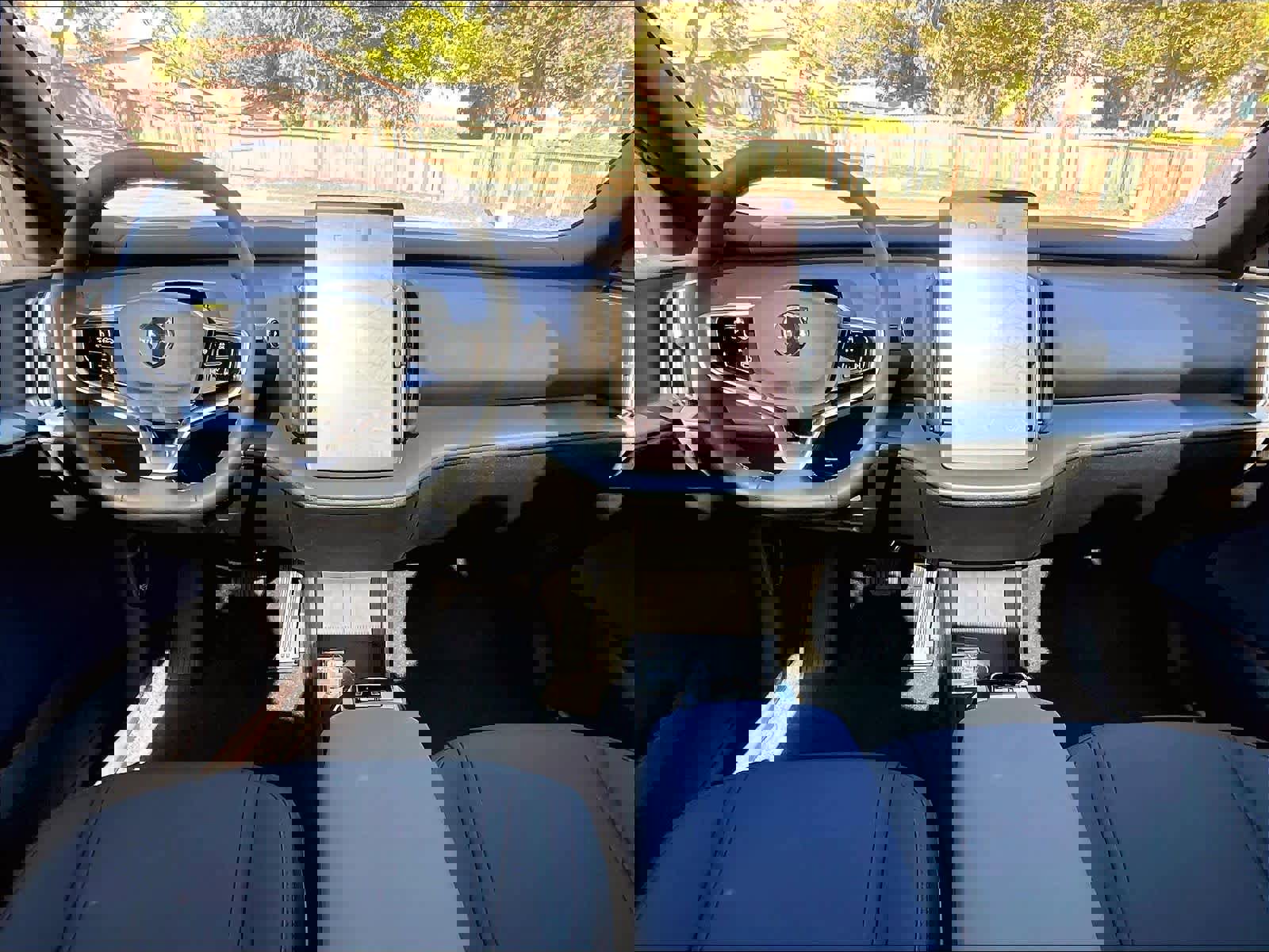 New 2026 Volvo EX30 Plus w/ Protection Package Premier image 7