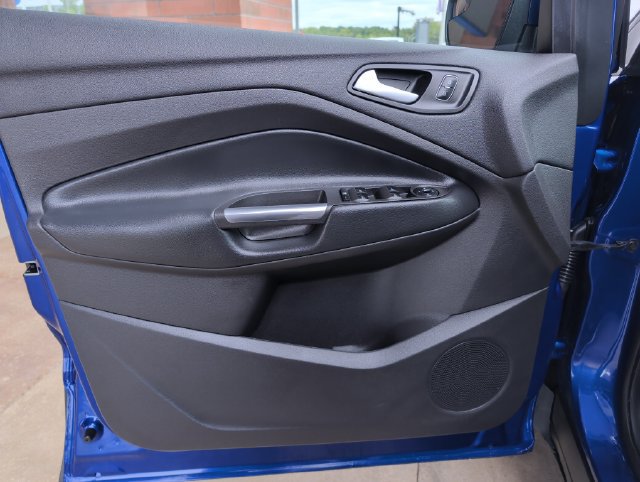 Used 2018 Ford Escape SE w/ SE Sync 3 Package FWD image 11