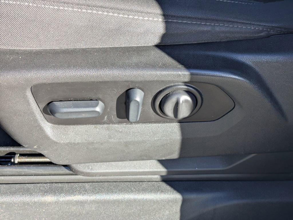 Used 2022 Chevrolet Silverado 1500 LT image 20