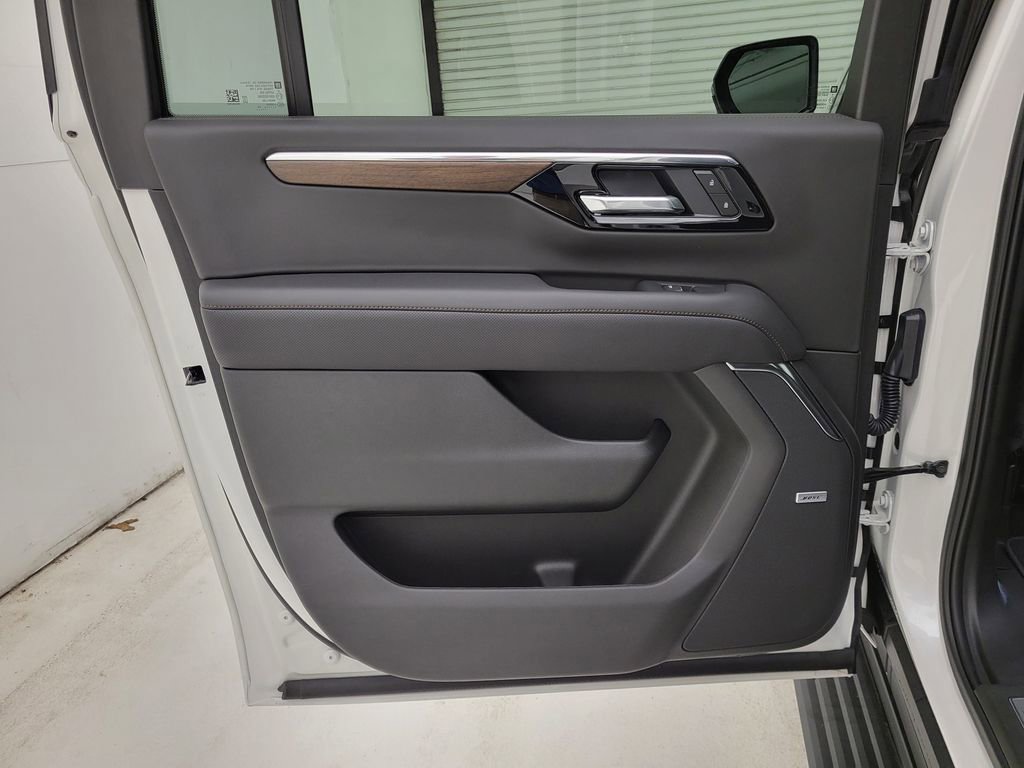 New 2025 Chevrolet Suburban High Country image 51