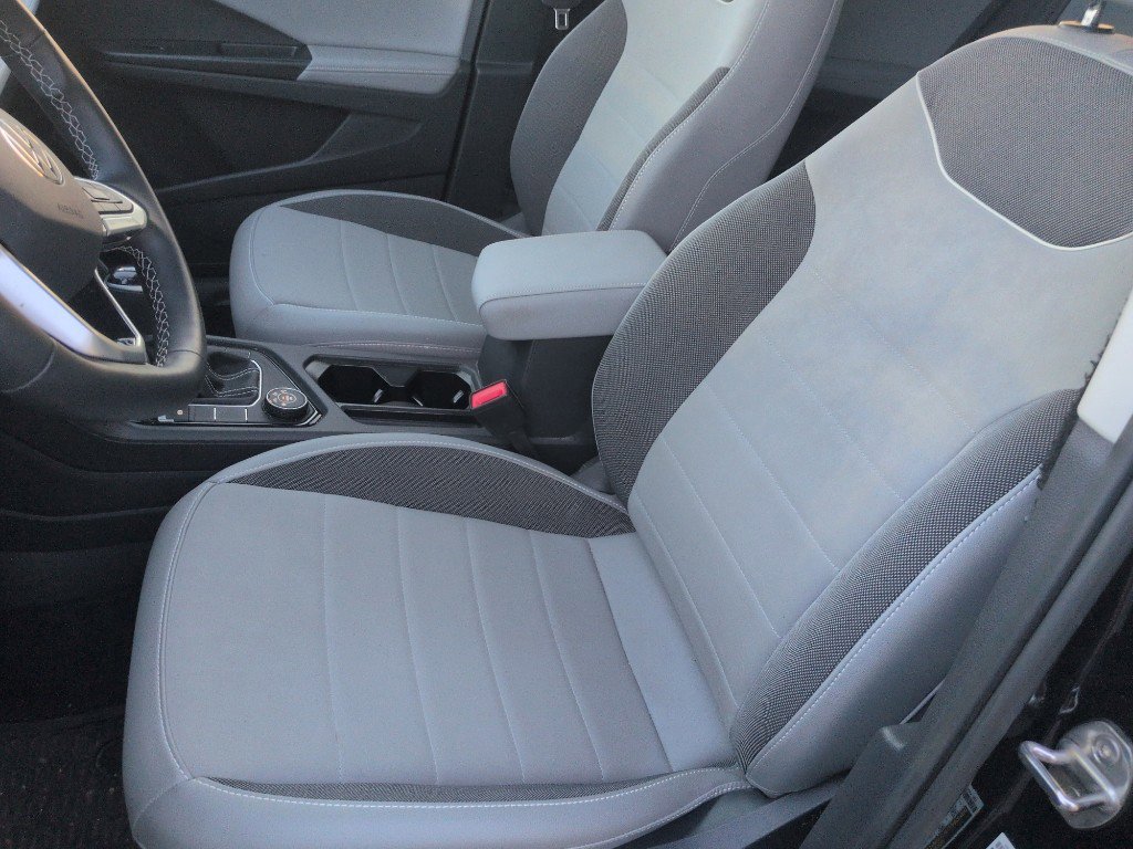 Used 2024 Volkswagen Taos SE image 7