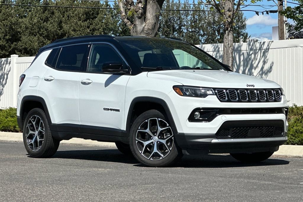 Used 2024 Jeep Compass Limited AWD/4WD image 2