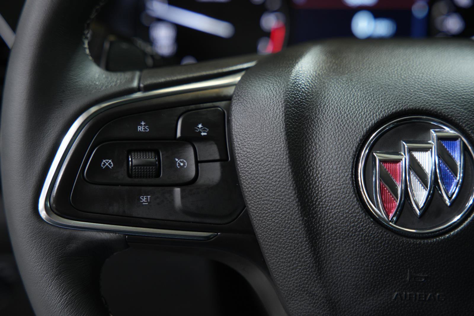 Used 2023 Buick Envision Preferred image 32