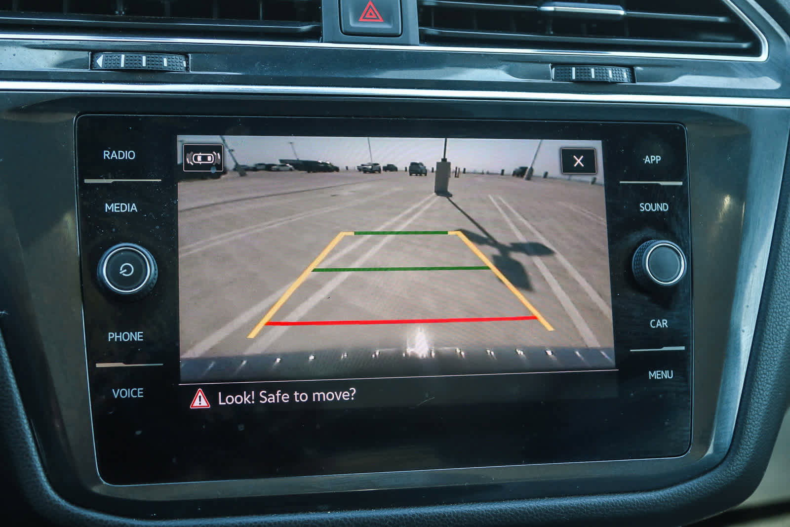 Used 2022 Volkswagen Tiguan SE image 25