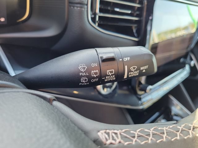 Used 2024 Jeep Wagoneer L 4WD image 28