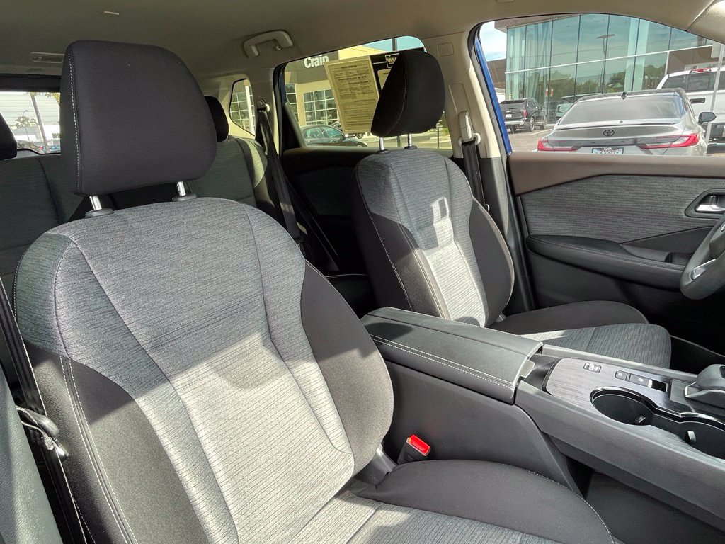 Used 2023 Nissan Rogue SV FWD image 29