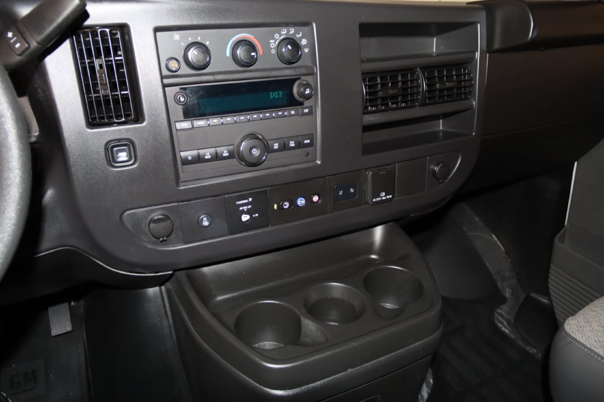 Used 2025 Chevrolet Express 3500 LT w/ LT Preferred Equipment Group RWD image 41