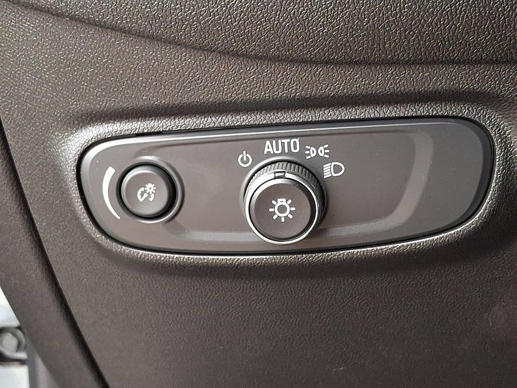 Used 2024 Chevrolet Equinox LT FWD image 24
