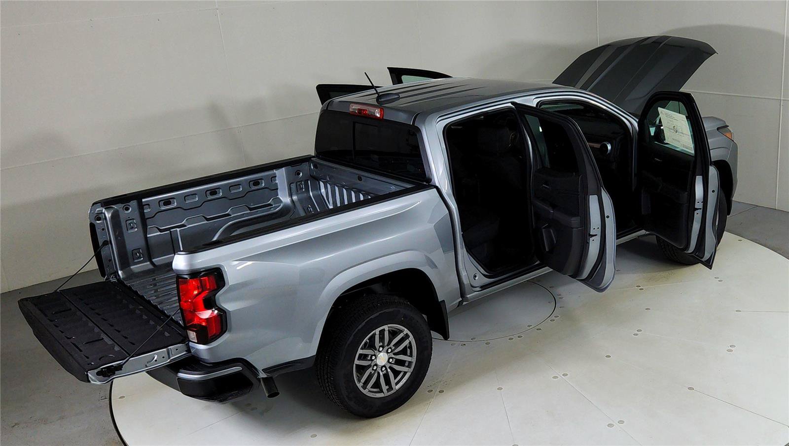 Used 2023 Chevrolet Colorado LT w/ LT Convenience Package II RWD image 26
