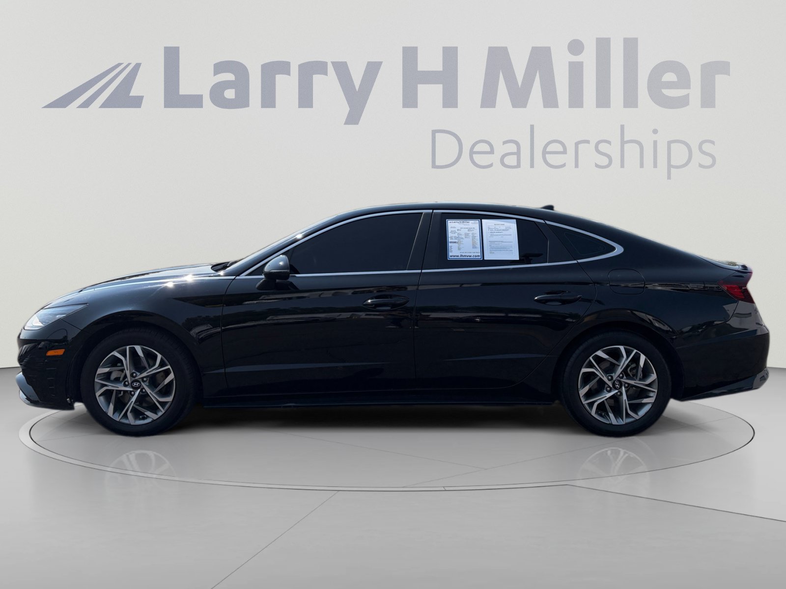 Used 2023 Hyundai Sonata SEL FWD image 2
