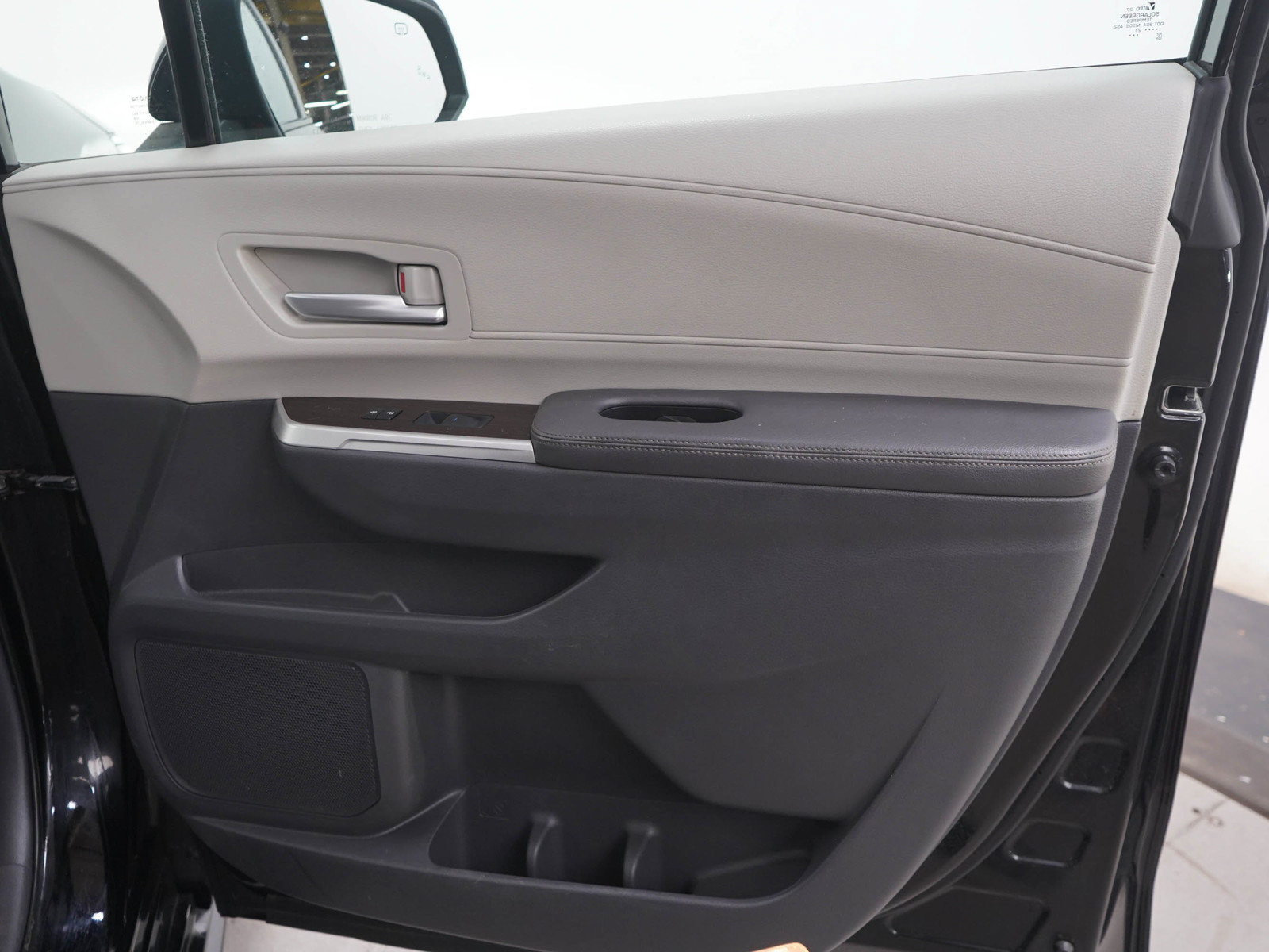 Used 2021 Toyota Sienna XLE AWD/4WD image 12
