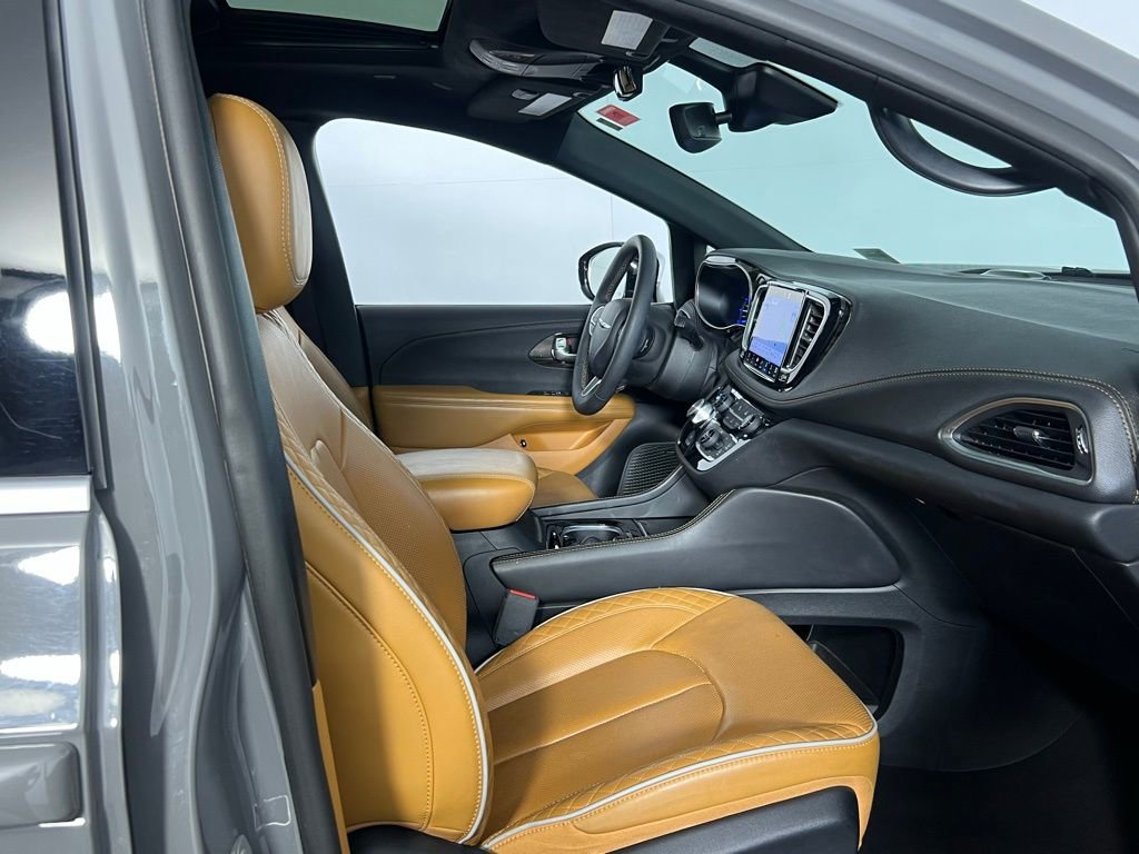 Used 2023 Chrysler Pacifica Pinnacle image 33