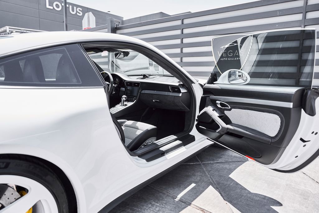 Used 2018 Porsche 911 GT3 RWD image 25
