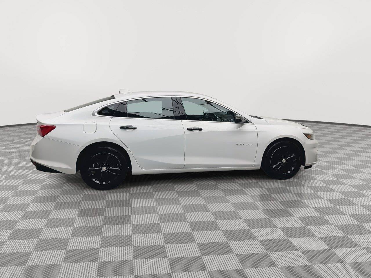 Used 2017 Chevrolet Malibu LT w/ Leather Package FWD image 35