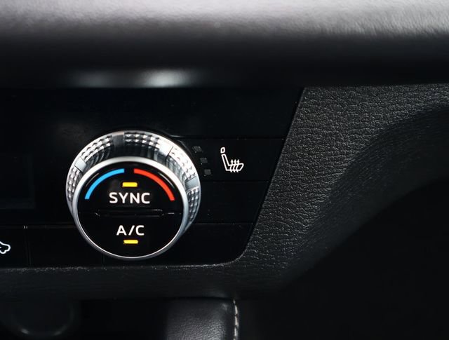 Used 2024 Mitsubishi Outlander SE Black Edition FWD image 27