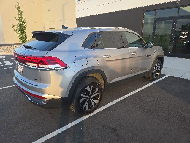 Used 2025 Volkswagen Atlas Cross Sport SE AWD/4WD image 9