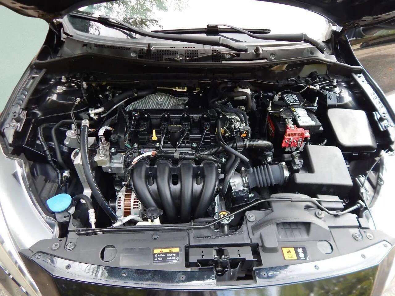 Used 2019 Toyota Yaris XLE image 37