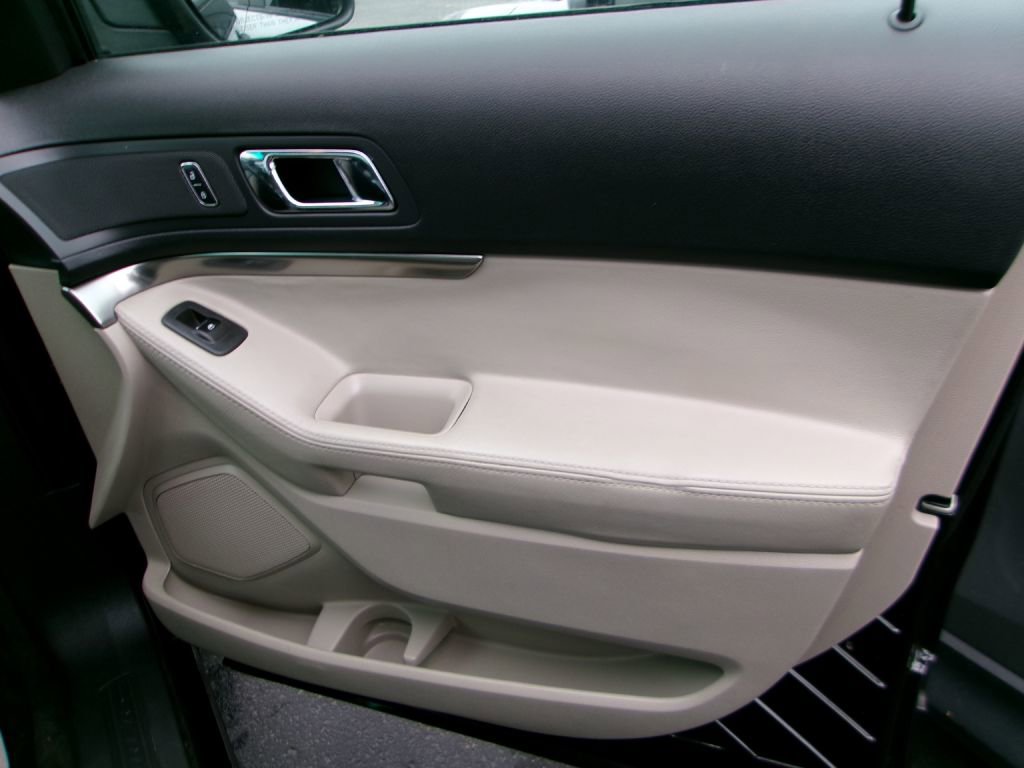 Used 2015 Ford Explorer 4WD image 16