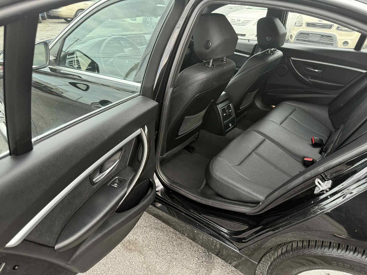 Used 2017 BMW 330i xDrive Sedan image 16