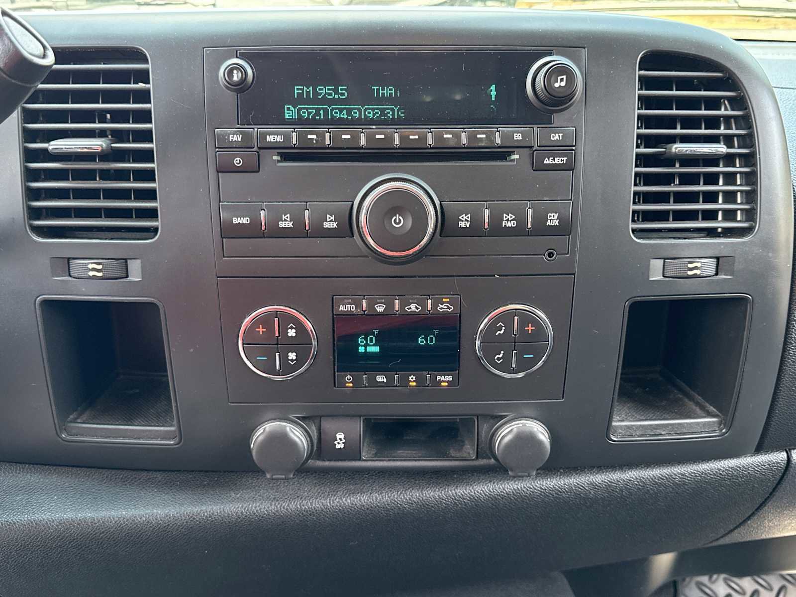 Used 2013 Chevrolet Silverado 1500 LT w/ All-Star Edition RWD image 3