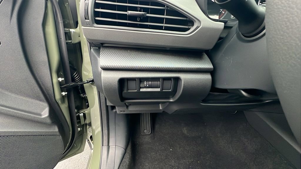 Used 2025 Subaru Crosstrek 2.5i Limited image 32