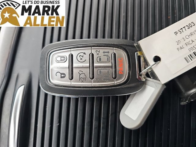 Used 2023 Chrysler Pacifica Touring-L FWD image 34
