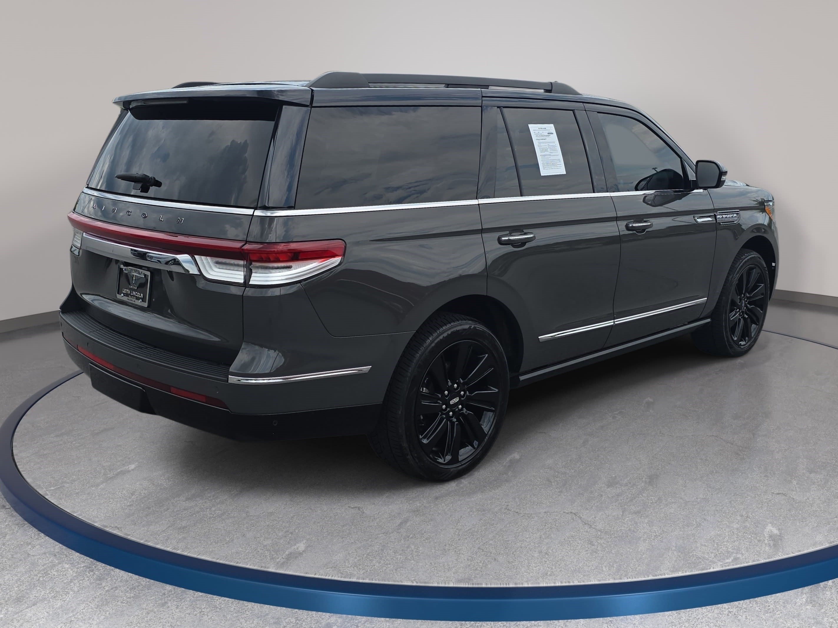 Certified 2024 Lincoln Navigator Black Label AWD/4WD image 5