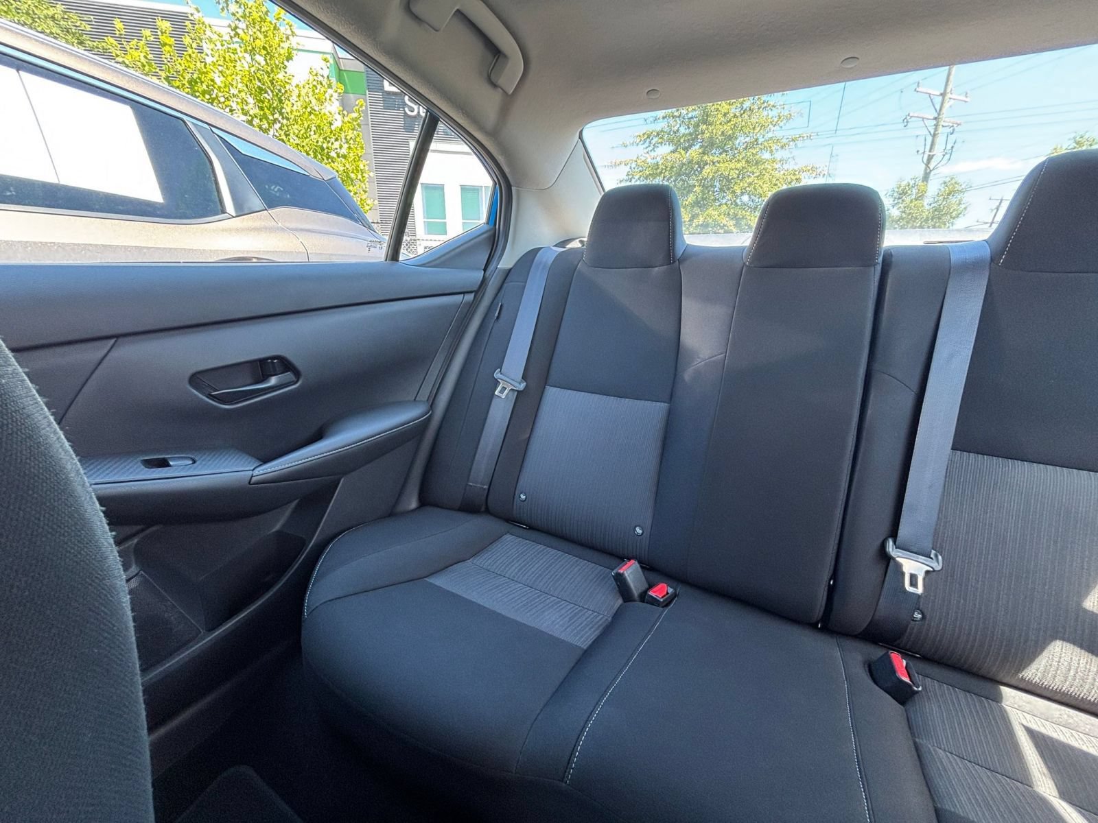 Used 2025 Nissan Sentra SV FWD image 32