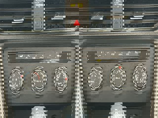 Certified 2022 Volkswagen Taos SE image 15