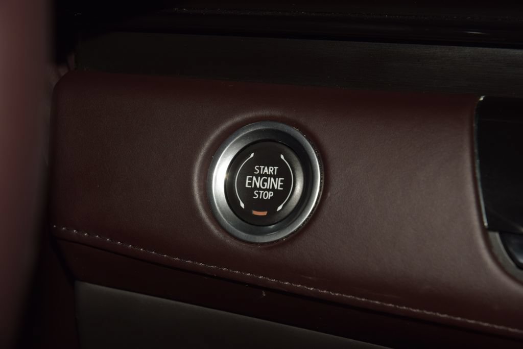 Used 2023 Cadillac Escalade Premium Luxury Platinum AWD/4WD image 37