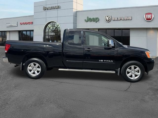 Used 2014 Nissan Titan SV w/ SV Value Truck Package AWD/4WD image 8