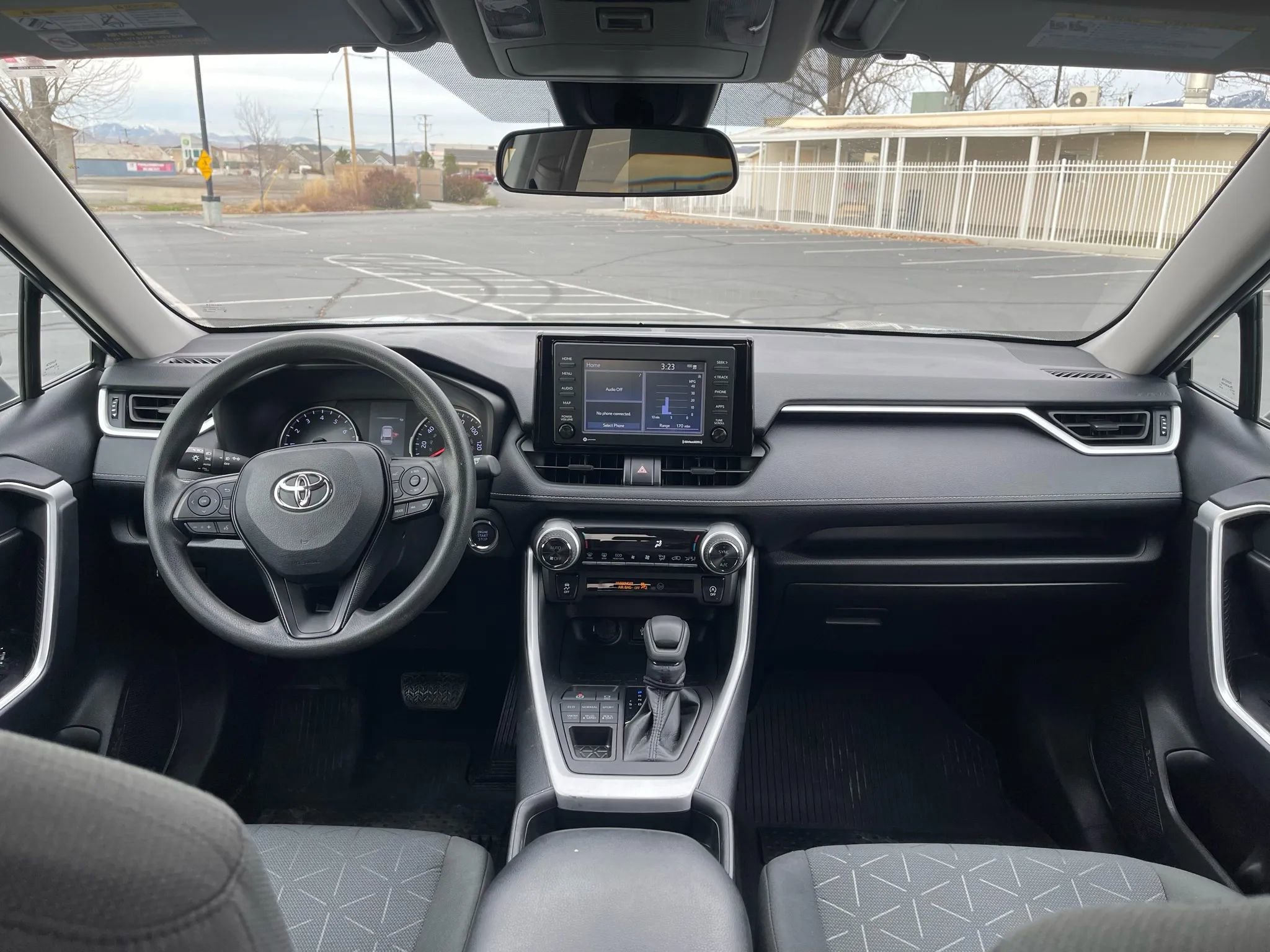 Used 2021 Toyota RAV4 XLE image 32