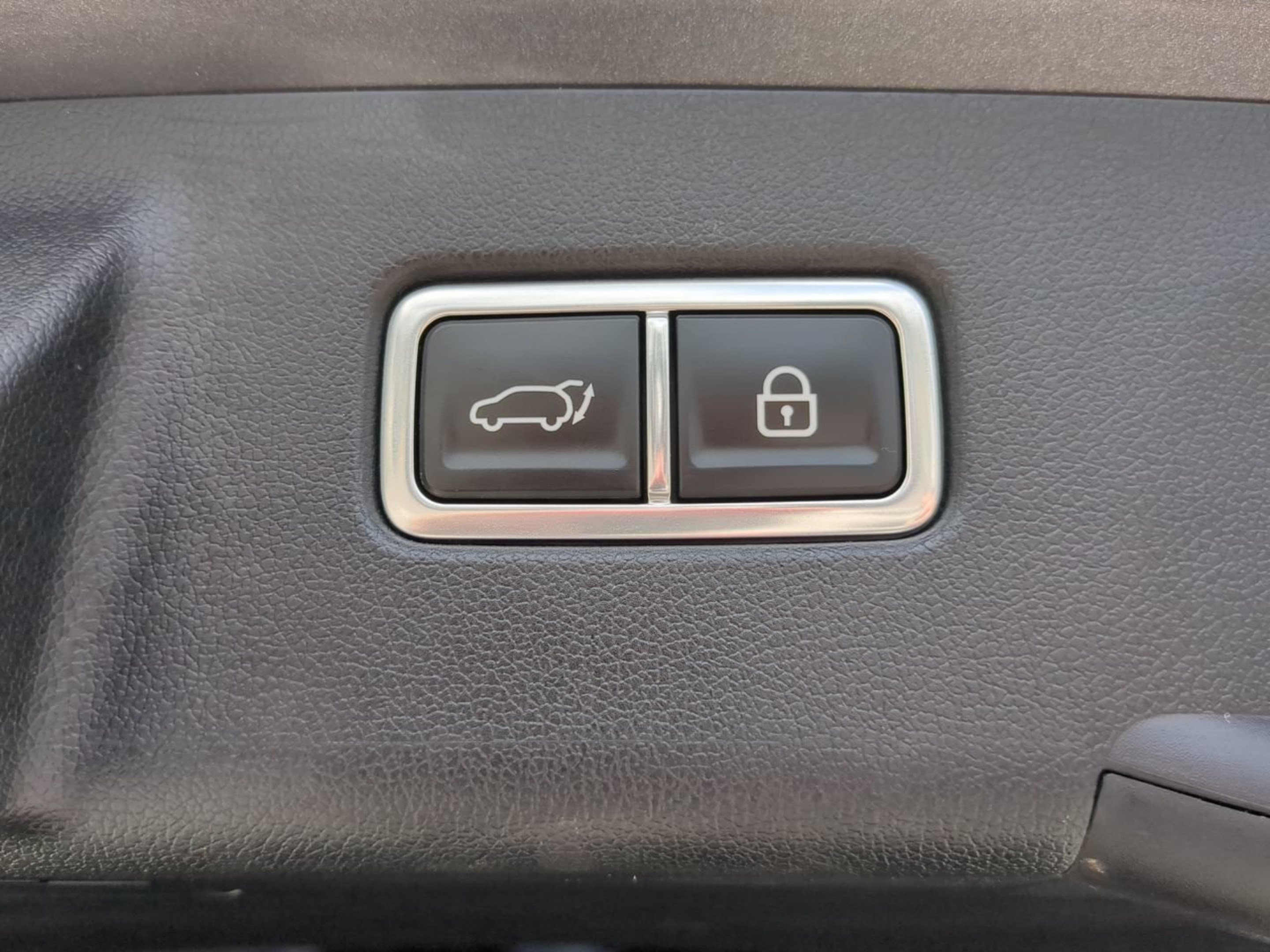 Certified 2022 Kia Sorento SX FWD image 16