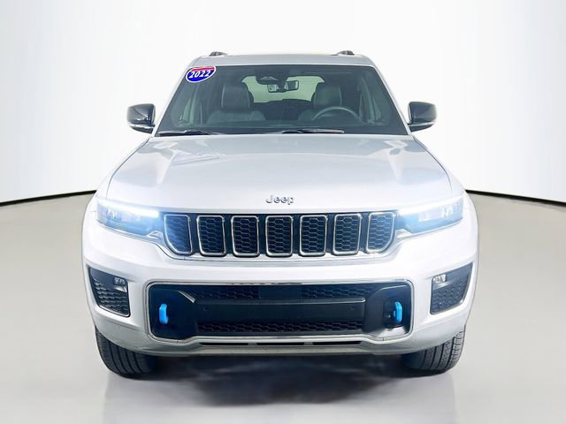 Used 2022 Jeep Grand Cherokee Overland w/ Luxury Tech Group IV AWD/4WD image 3