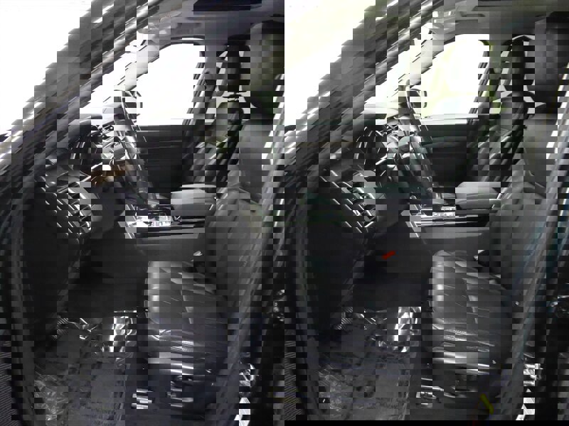 Used 2017 Land Rover Discovery HSE image 21