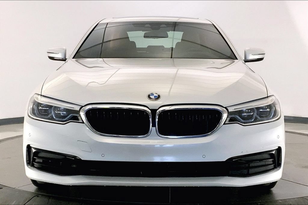 Used 2019 BMW 540i w/ Executive Package RWD image 2