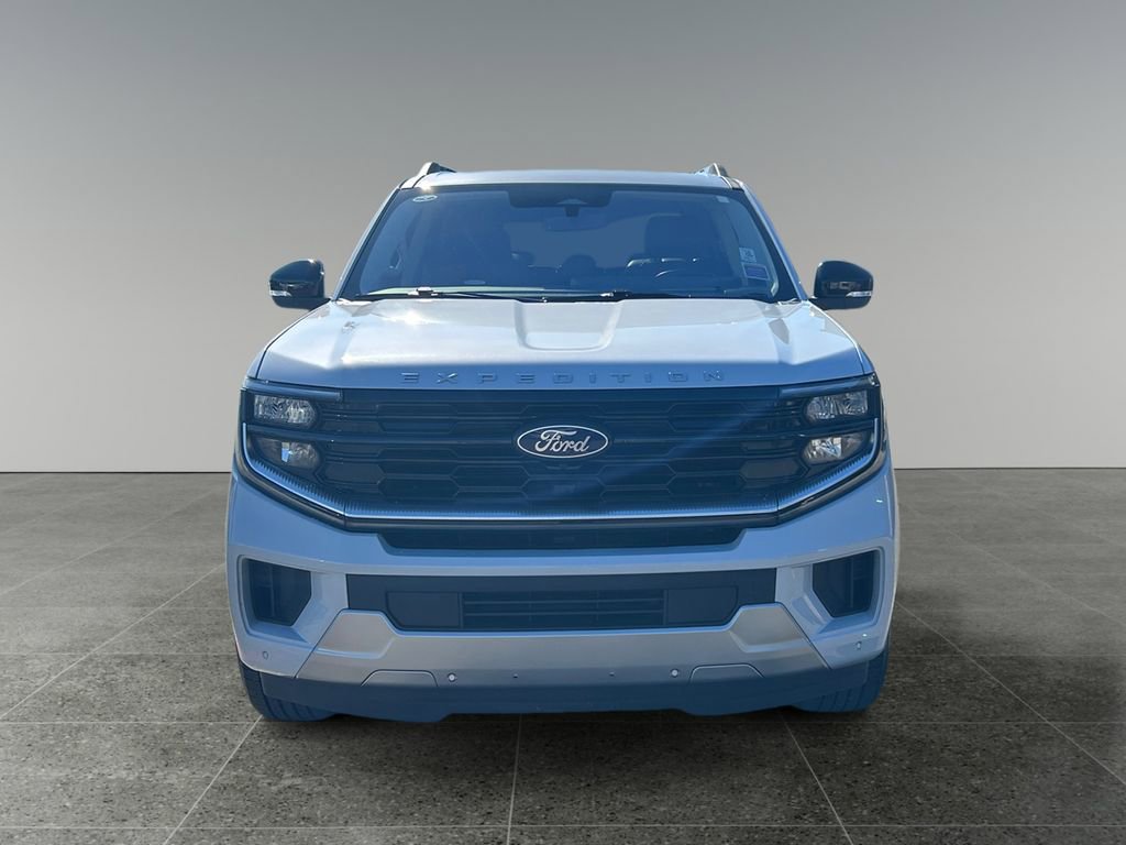 Used 2025 Ford Expedition Platinum image 2