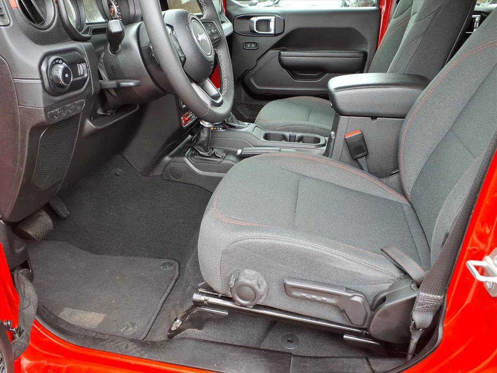 Used 2025 Jeep Wrangler Unlimited Rubicon image 7