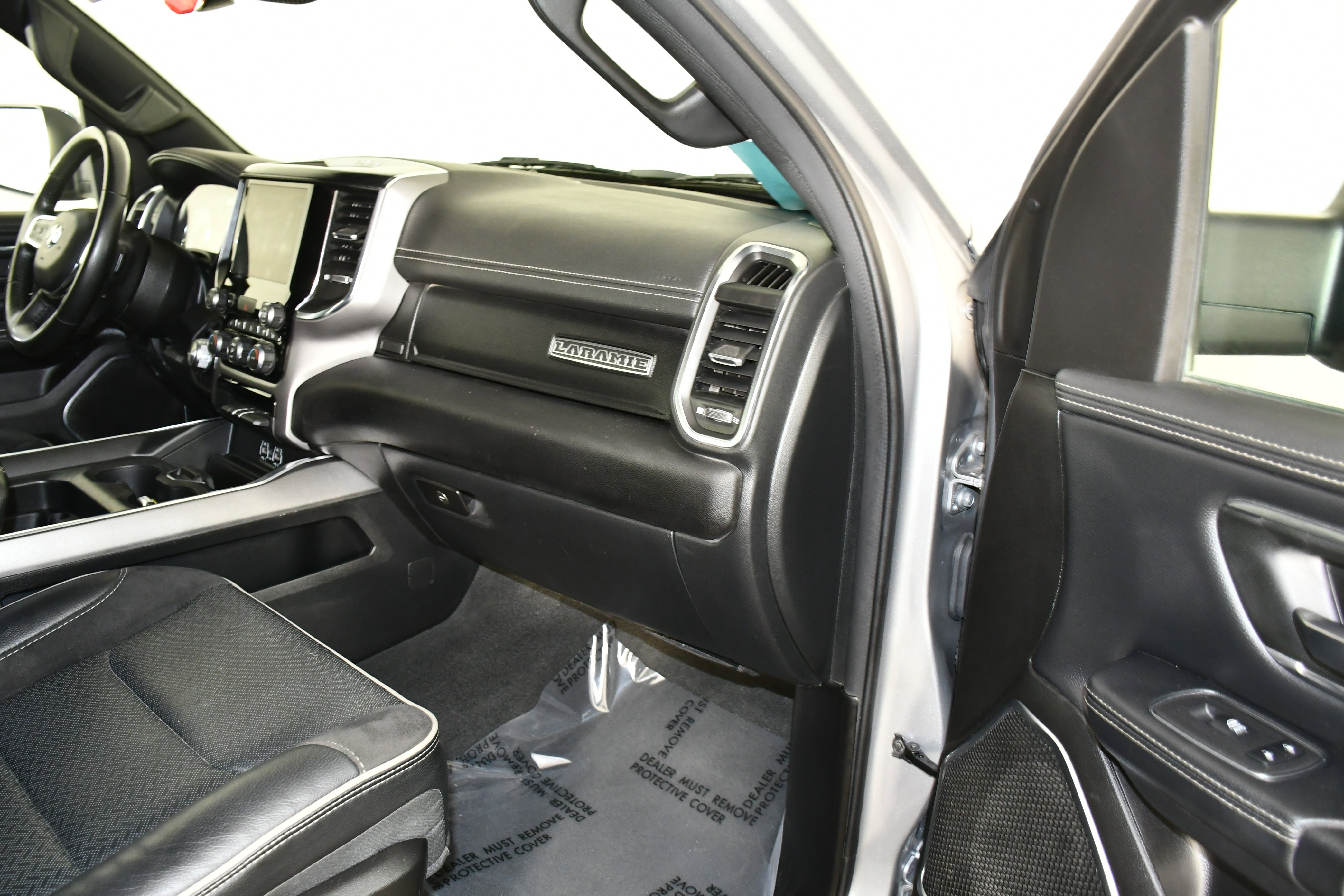 Used 2024 RAM 1500 Laramie image 43