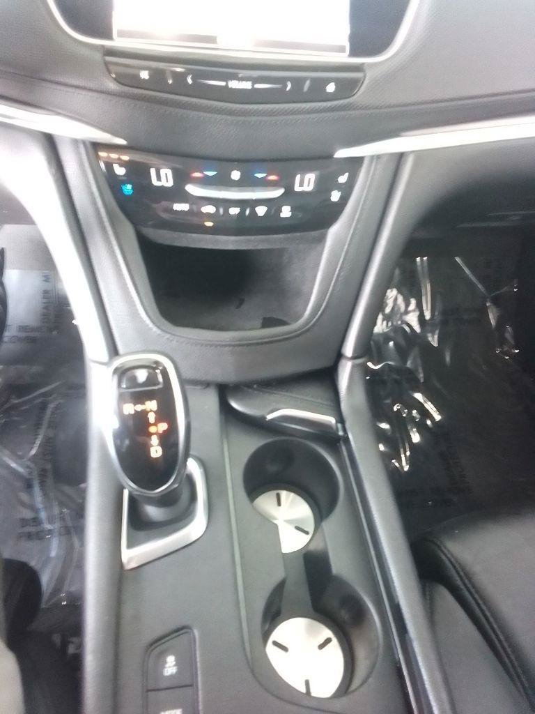 Used 2017 Cadillac XT5 Premium Luxury FWD image 12