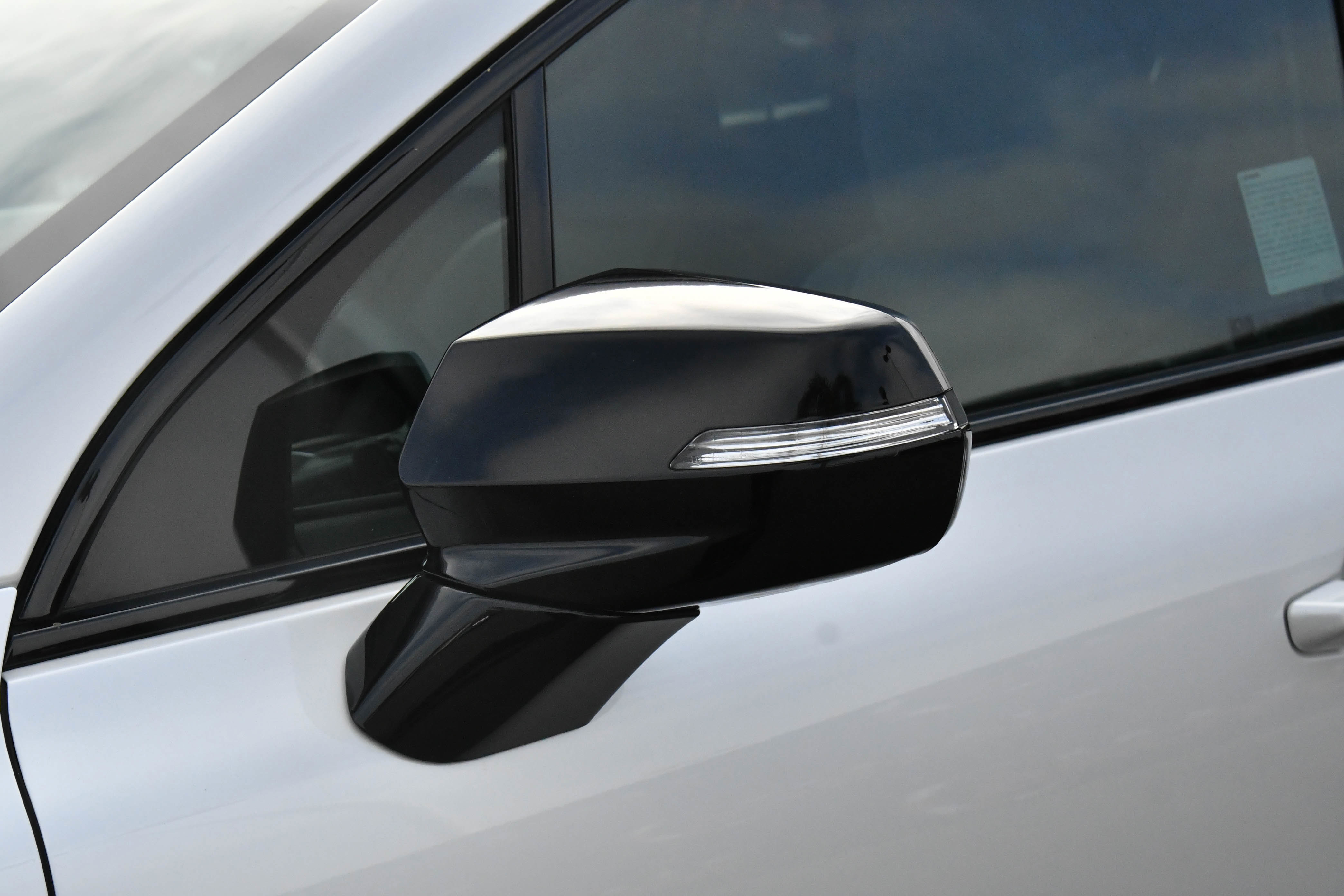 Used 2024 Honda Prologue Touring image 13