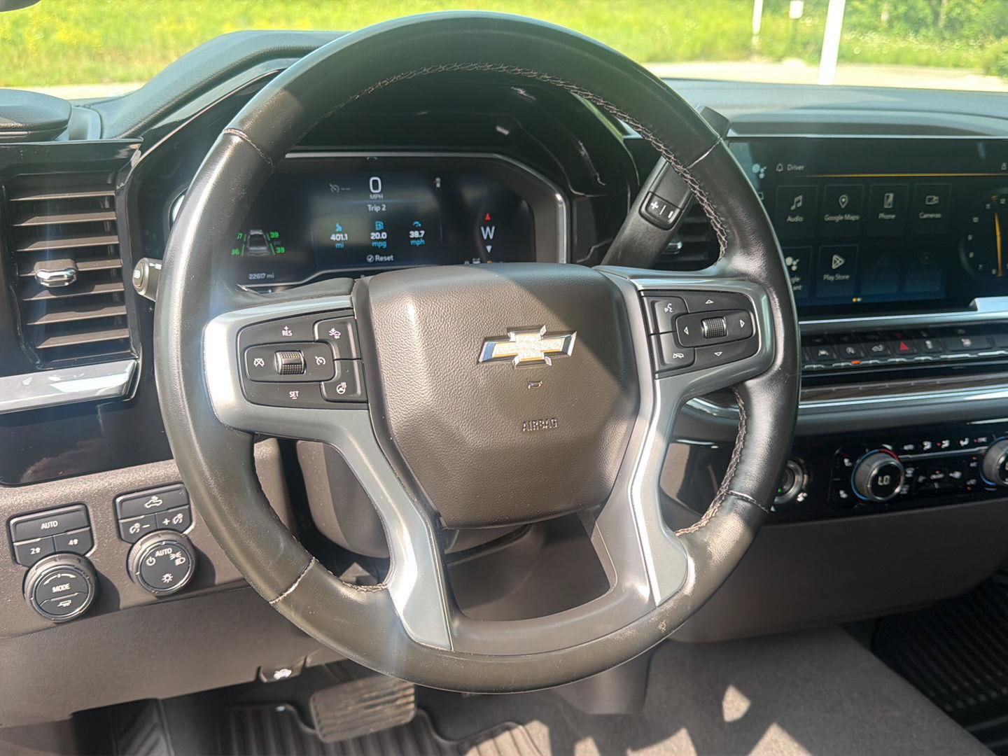 Used 2024 Chevrolet Silverado 1500 LT AWD/4WD image 17
