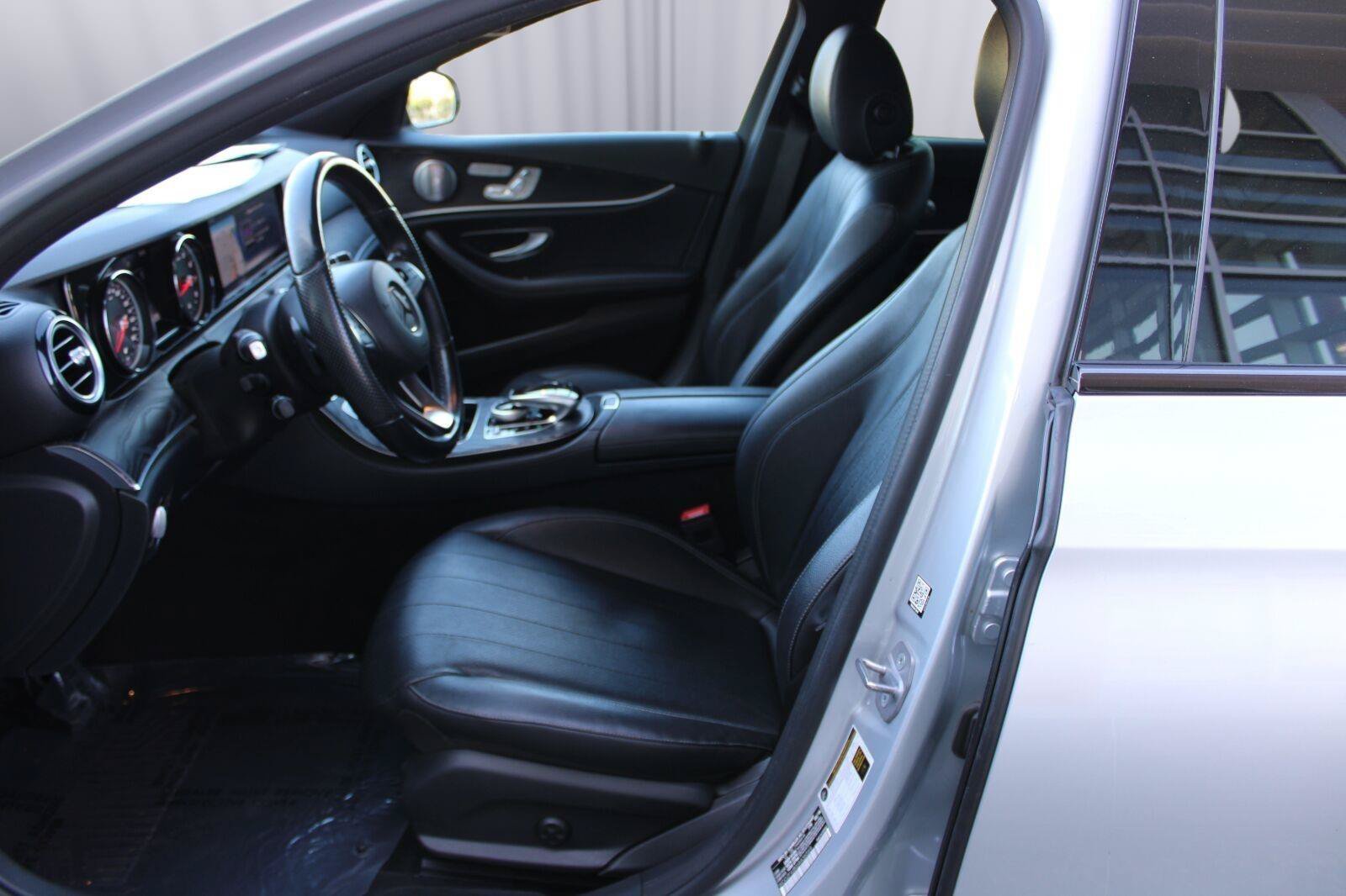 Used 2018 Mercedes-Benz E 300 image 35