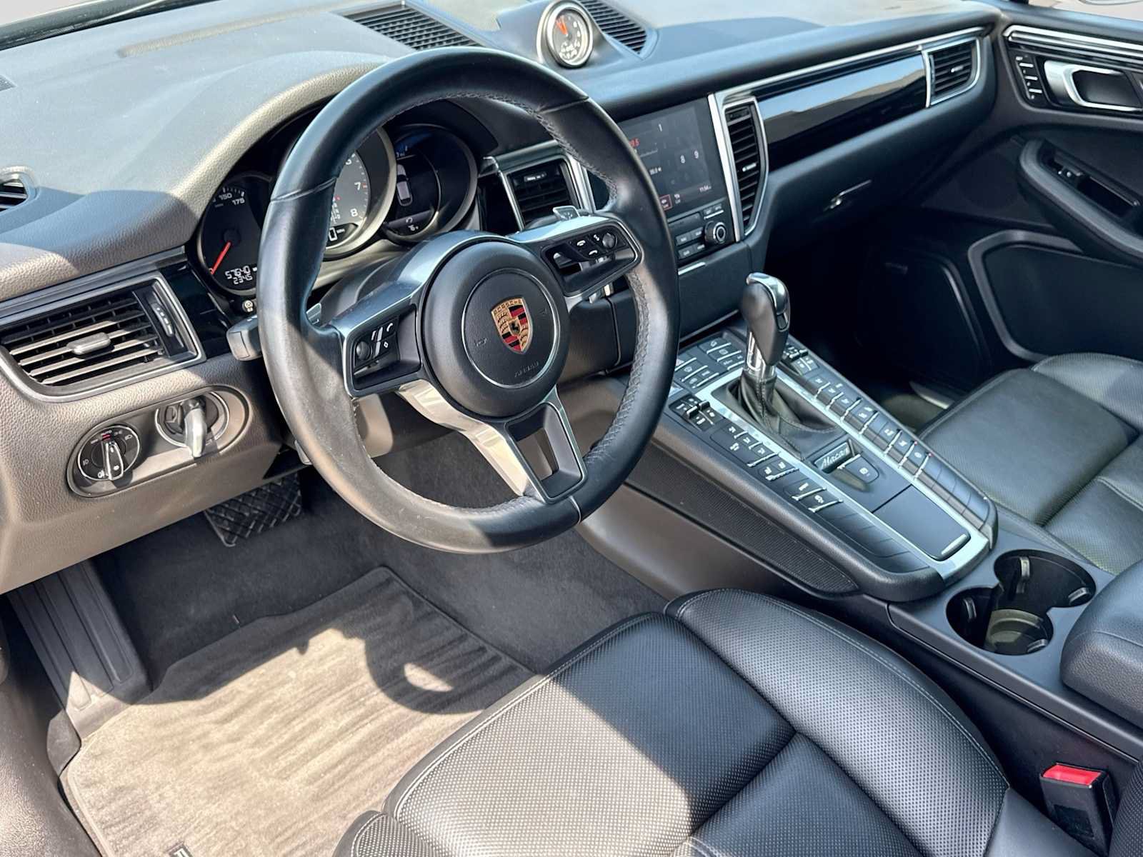 Used 2018 Porsche Macan S AWD/4WD image 2