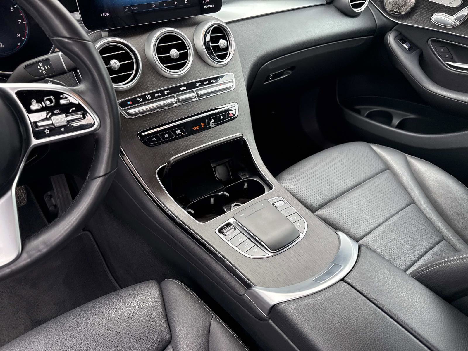 Used 2022 Mercedes-Benz GLC 300 4MATIC image 27