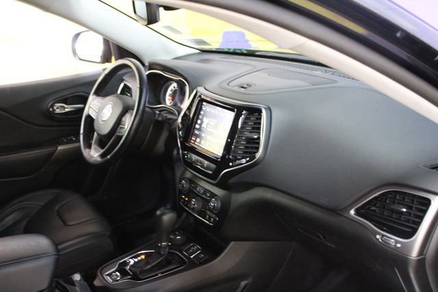 Used 2021 Jeep Cherokee Limited w/ Elite Package AWD/4WD image 12