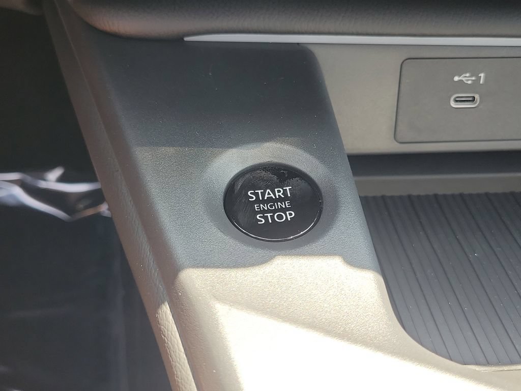 New 2026 Nissan Sentra SR w/ SR Premium Package FWD image 8