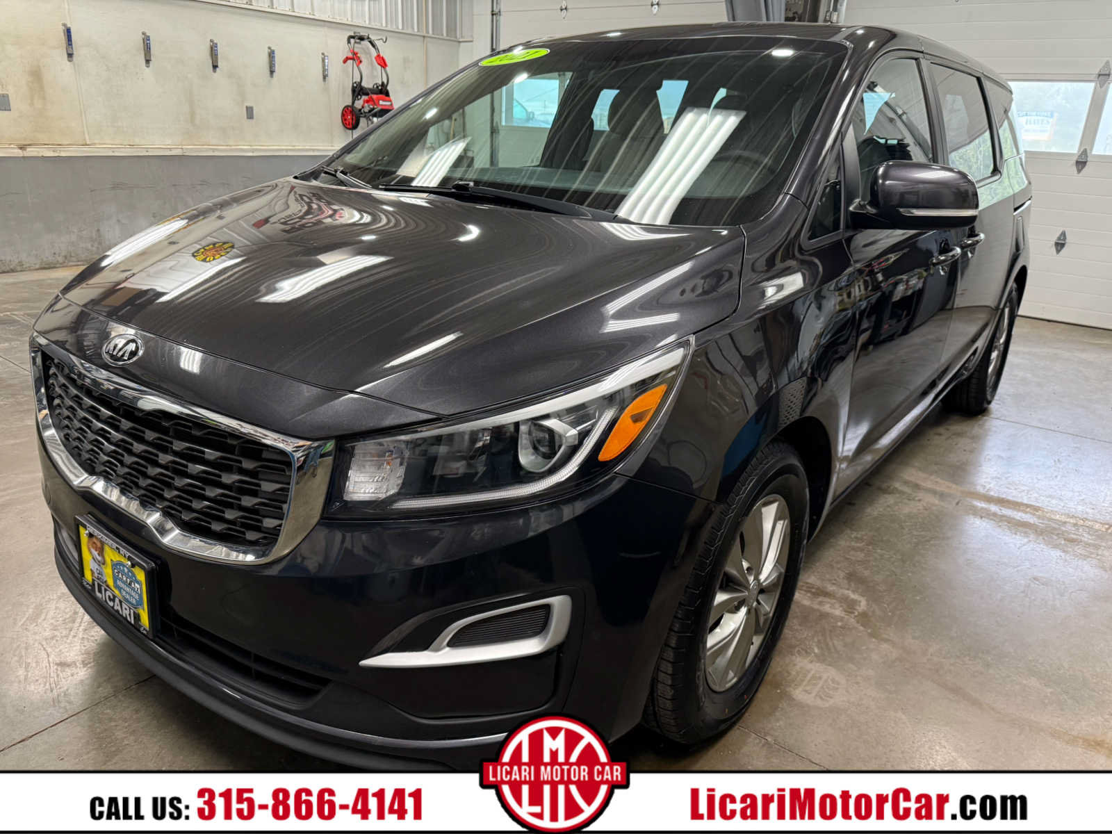 Used 2021 Kia Sedona LX FWD image 1